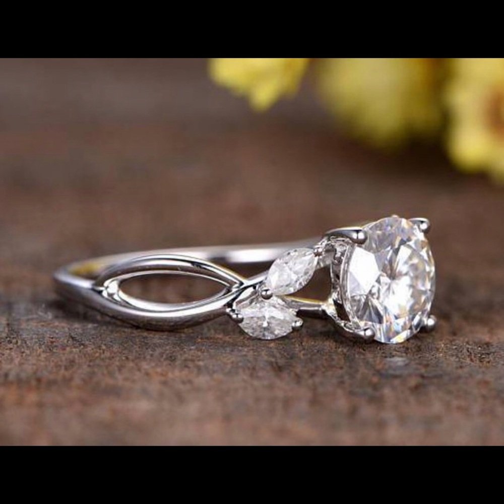 Elegant 1.25 Carat Real Moissanite Engagement Ring